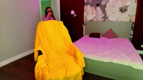 miss_kiten online show from 04/17/26, 01:30