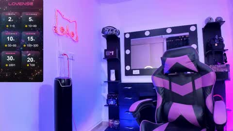 Miss Kittyn online show from 11/25/25, 12:21