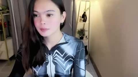 miss_kyrstyn online show from 04/18/26, 07:58