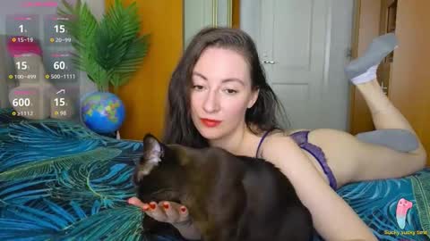 Laura online show from 09/15/25, 11:21