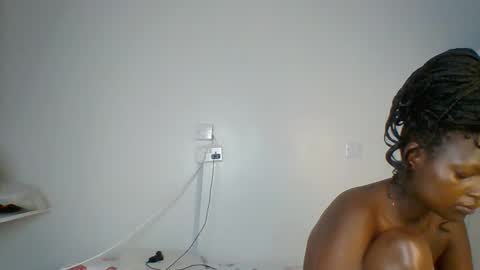 Snapshot of miss_lolah7 chatting on 05/05/26, 12:46 miss_lolah7 online show from 05/05/26, 12:46
