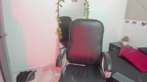 Snapshot of miss_luciferr chatting on 03/03/26, 01:39 Luci online show from 03/03/26, 01:39