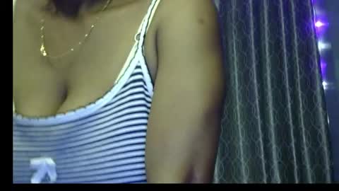 Snapshot of miss_mahi69 chatting on 04/25/26, 07:00 Mahi online show from 04/25/26, 07:00