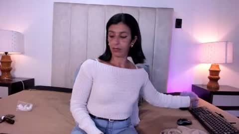 Snapshot of miss_milf_ chatting on 07/10/26, 08:00 miss_milf_ online show from 07/10/26, 08:00