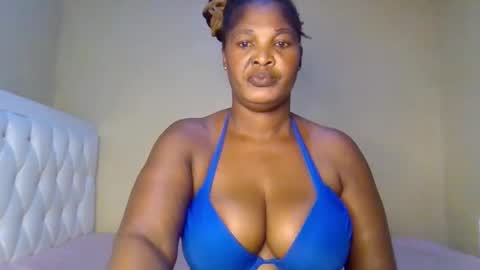 Snapshot of miss_milly1 chatting on 05/25/26, 10:43 MILLY online show from 05/25/26, 10:43