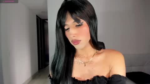 Snapshot of miss_myers chatting on 02/28/25, 10:17 Goddess Myers thumb up is important for me kisses online show from 02/28/25, 10:17