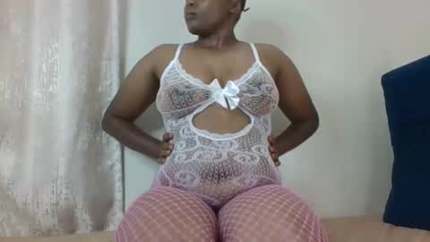 Snapshot of miss_nada chatting on 02/22/26, 05:40 sophia online show from 02/22/26, 05:40