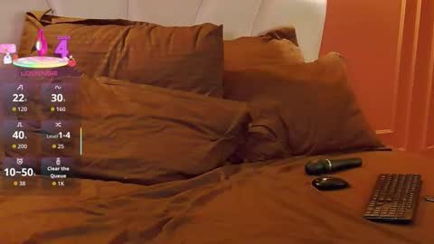 Olivia online show from 11/06/25, 08:43