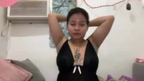 Snapshot of miss_peachyxxx chatting on 07/13/26, 08:17 Lyn online show from 07/13/26, 08:17