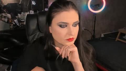 Leya online show from 09/28/25, 08:47