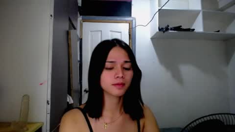 Snapshot of miss_rona_xoxo chatting on 07/22/26, 12:52 Rona online show from 07/22/26, 12:52