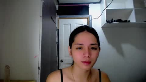 Snapshot of miss_rona_xoxo chatting on 07/23/26, 12:03 Rona online show from 07/23/26, 12:03