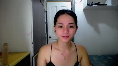Snapshot of miss_rona_xoxo chatting on 07/24/26, 04:10 Rona online show from 07/24/26, 04:10