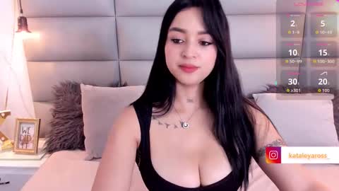 Snapshot of miss_ross_ chatting on 09/29/25, 01:22 onlyfanskataleyaross online show from 09/29/25, 01:22