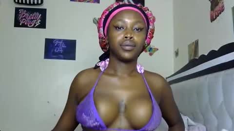 Snapshot of miss_sexyyy chatting on 04/10/26, 01:11 miss_sexyyy online show from 04/10/26, 01:11