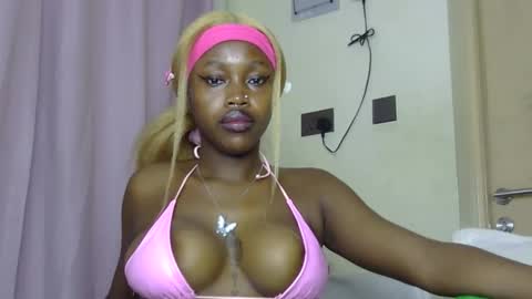 Snapshot of miss_sexyyy chatting on 04/14/26, 11:33 miss_sexyyy online show from 04/14/26, 11:33
