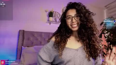 Amy Olivera online show from 10/06/25, 01:08