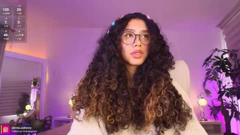 Amy Olivera online show from 11/07/25, 01:22