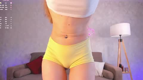 Snapshot of miss_spider chatting on 07/03/26, 07:15 Spider girl Help me reach 10 likes online show from 07/03/26, 07:15