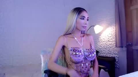 Snapshot of miss_sugar20 chatting on 06/16/26, 11:18 IM SUGAR online show from 06/16/26, 11:18