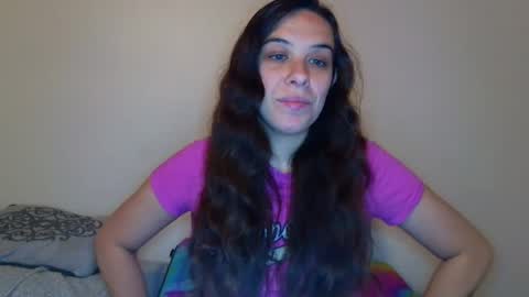 Snapshot of miss_sunshine01 chatting on 09/24/25, 02:31 Bella online show from 09/24/25, 02:31