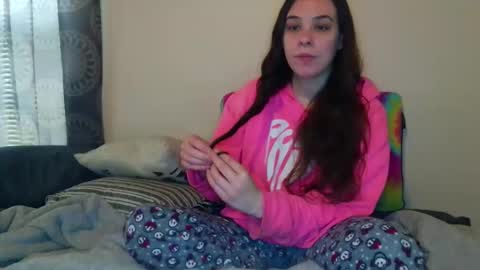 Snapshot of miss_sunshine01 chatting on 04/28/26, 03:50 Bella online show from 04/28/26, 03:50