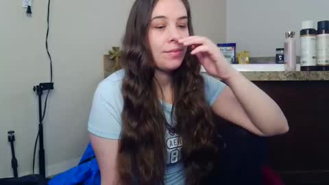 Snapshot of miss_sunshine01 chatting on 05/31/26, 07:15 Bella online show from 05/31/26, 07:15