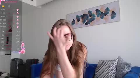 Snapshot of miss_sweetbb chatting on 02/22/25, 03:01 Bella online show from 02/22/25, 03:01