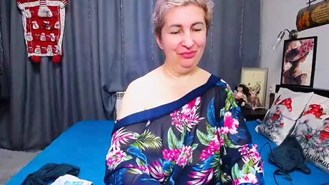 miss_tasha_kom online show from 12/25/24, 10:17