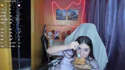 Snapshot of miss_tasy chatting on 02/26/25, 03:41 Melanie January 15th is my birthday there will be an interesting show online show from 02/26/25, 03:41