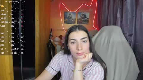 Snapshot of miss_tasy chatting on 03/01/25, 03:53 Melanie January 15th is my birthday there will be an interesting show online show from 03/01/25, 03:53