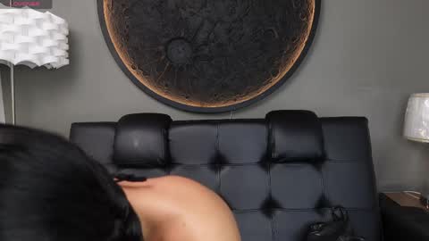 Snapshot of miss_vaiolette chatting on 04/30/26, 11:05 Vaiolette online show from 04/30/26, 11:05