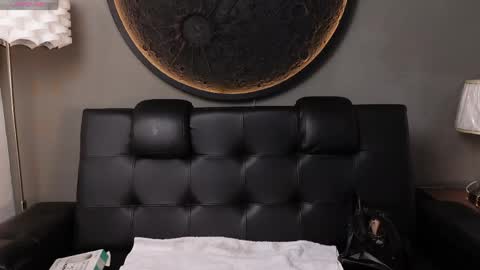 Snapshot of miss_vaiolette chatting on 06/05/26, 11:05 Vaiolette online show from 06/05/26, 11:05