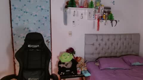 Snapshot of miss_valery2 chatting on 02/16/25, 04:53 hanna online show from 02/16/25, 04:53