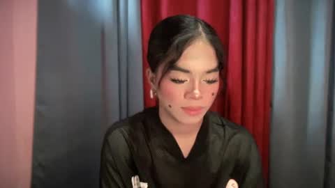 miss_veron_xoxo online show from 11/17/25, 07:36