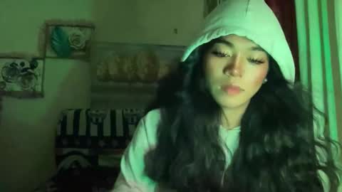 miss_veron_xoxo online show from 11/29/25, 06:11