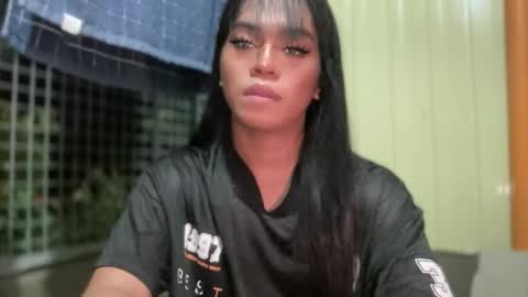 miss_veron_xoxo online show from 04/24/26, 02:08