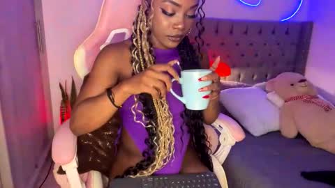 Tay Tay Independent Model   online show from 12/14/24, 07:51