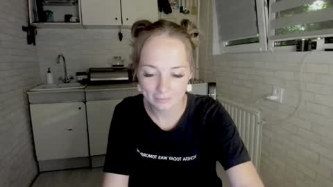 Snapshot of miss_you20 chatting on 09/10/25, 09:59 miss_you20 online show from 09/10/25, 09:59