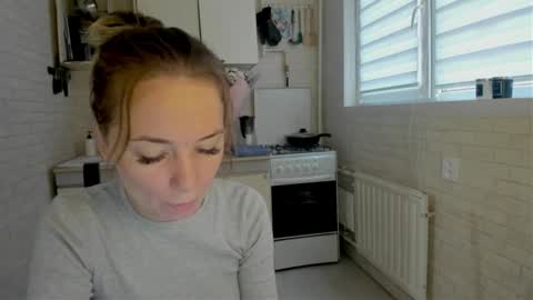 Snapshot of miss_you20 chatting on 10/16/25, 06:03 miss_you20 online show from 10/16/25, 06:03