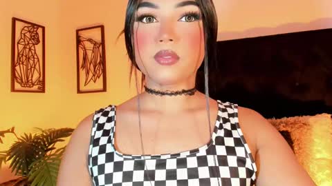 miss_zz online show from 11/23/25, 05:24