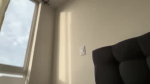 Ameliahs online show from 11/25/25, 11:54