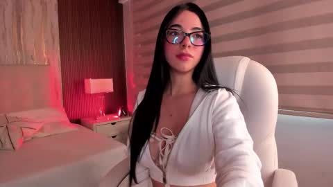 Angela Romero online show from 10/22/25, 12:27