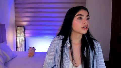 Ariadna Ruiz online show from 04/15/26, 12:34