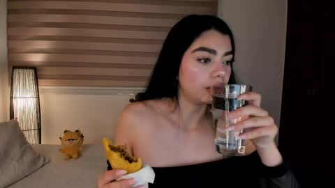 Ariadna Ruiz online show from 04/16/26, 12:06