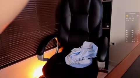 Laura online show from 06/16/26, 01:58