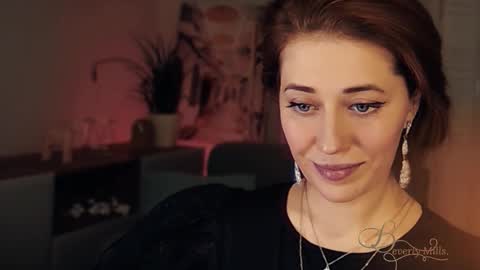 The divine Beverly online show from 01/18/26, 07:39