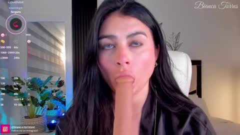 Bianca Torres online show from 02/25/25, 02:25