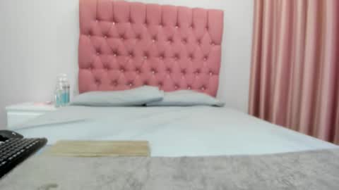 Snapshot of missbubu chatting on 10/30/25, 10:10 Elise online show from 10/30/25, 10:10