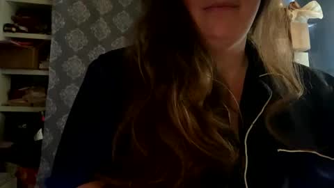 Snapshot of misschampagnecheeks chatting on 11/05/25, 06:08 Karlie online show from 11/05/25, 06:08